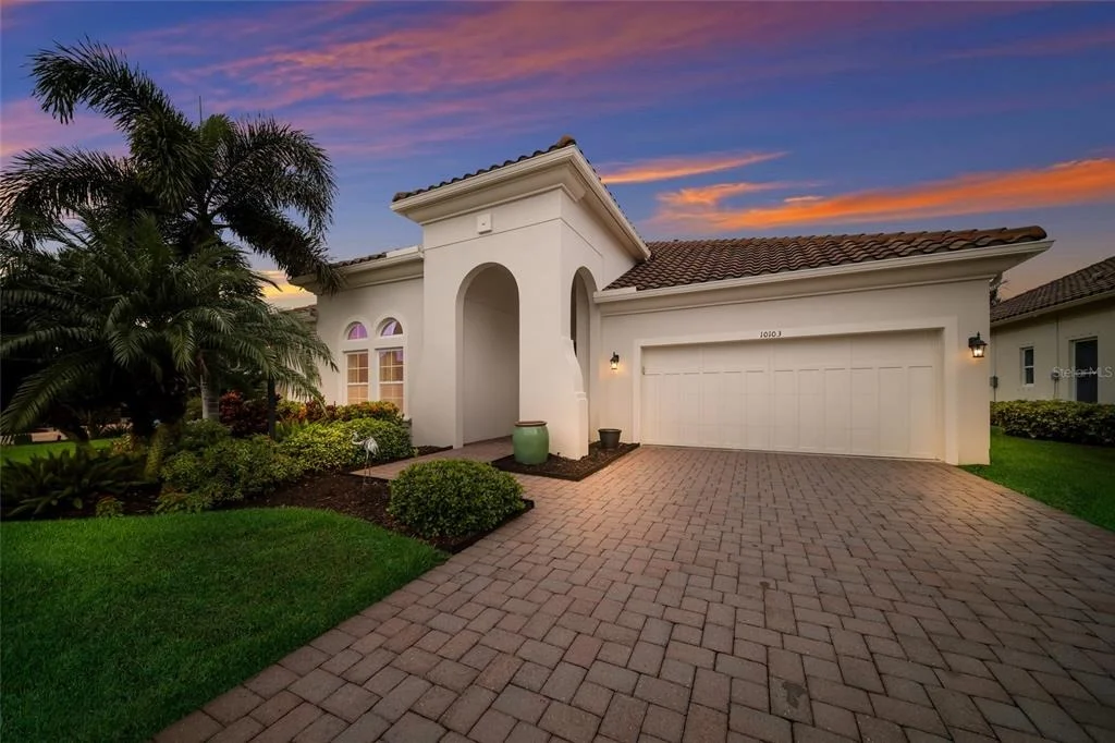 Photo of 10103 CARNOUSTIE PLACE
