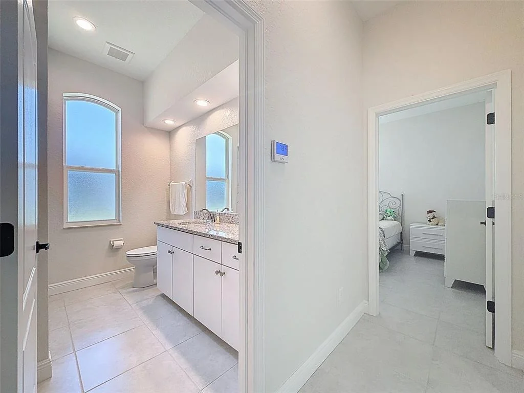 Photo of 1321 VALIANT AVENUE