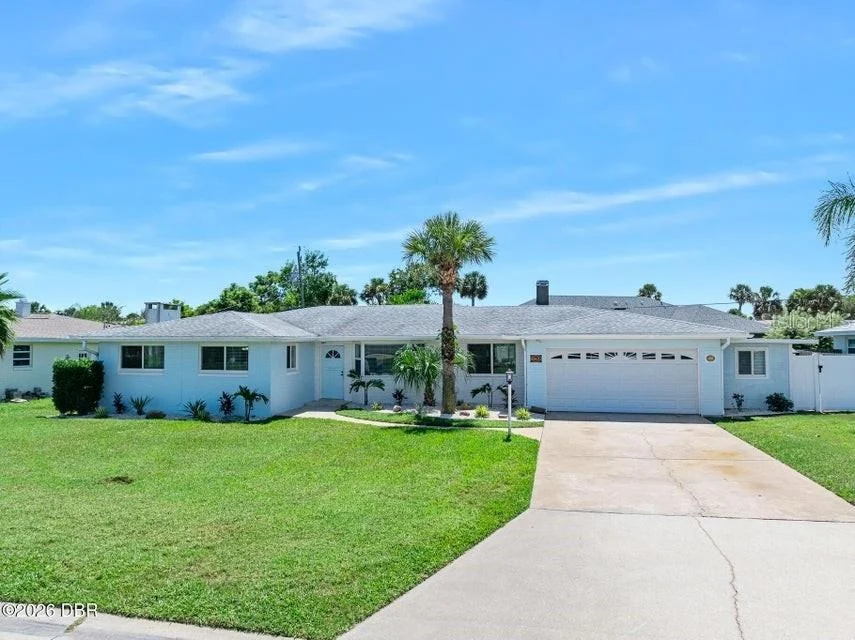 Photo of 190 ELLICOTT DRIVE