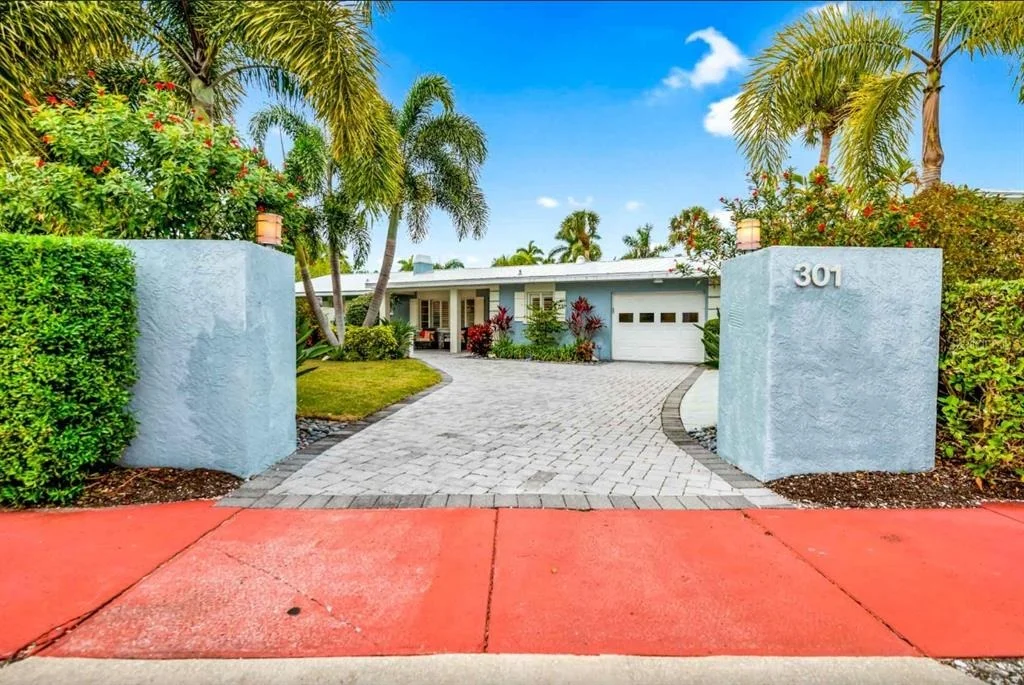 Photo of 301 JACKSON DRIVE