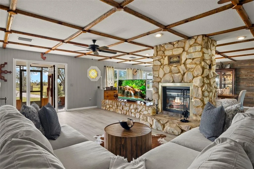 Photo of 2222 SE MCCLELLAND DRIVE