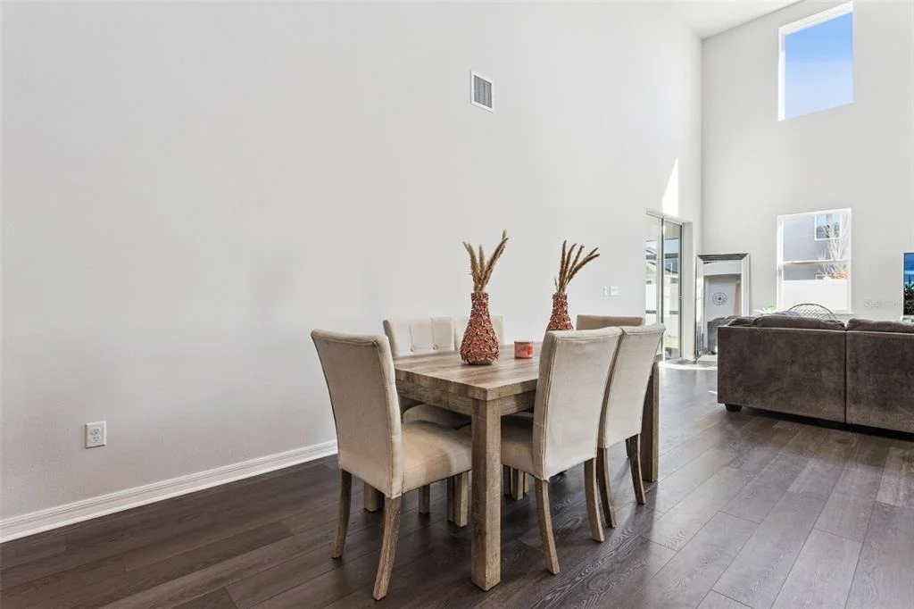 Photo of 1111 LONE PALM WAY