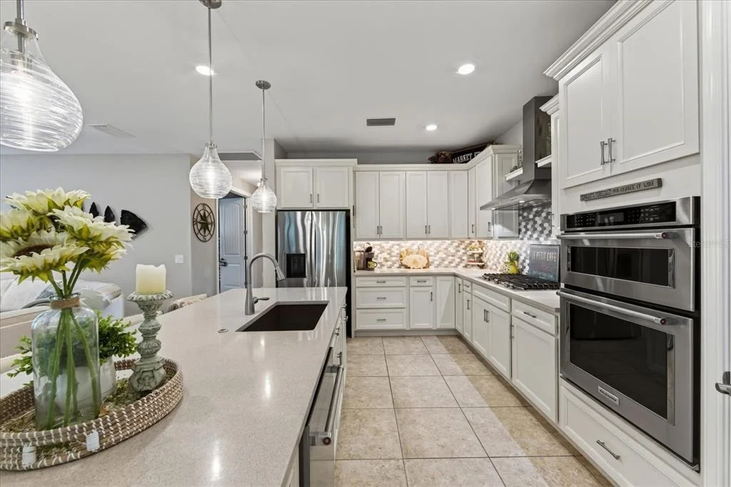Photo of 7608 VIOLA LOOP