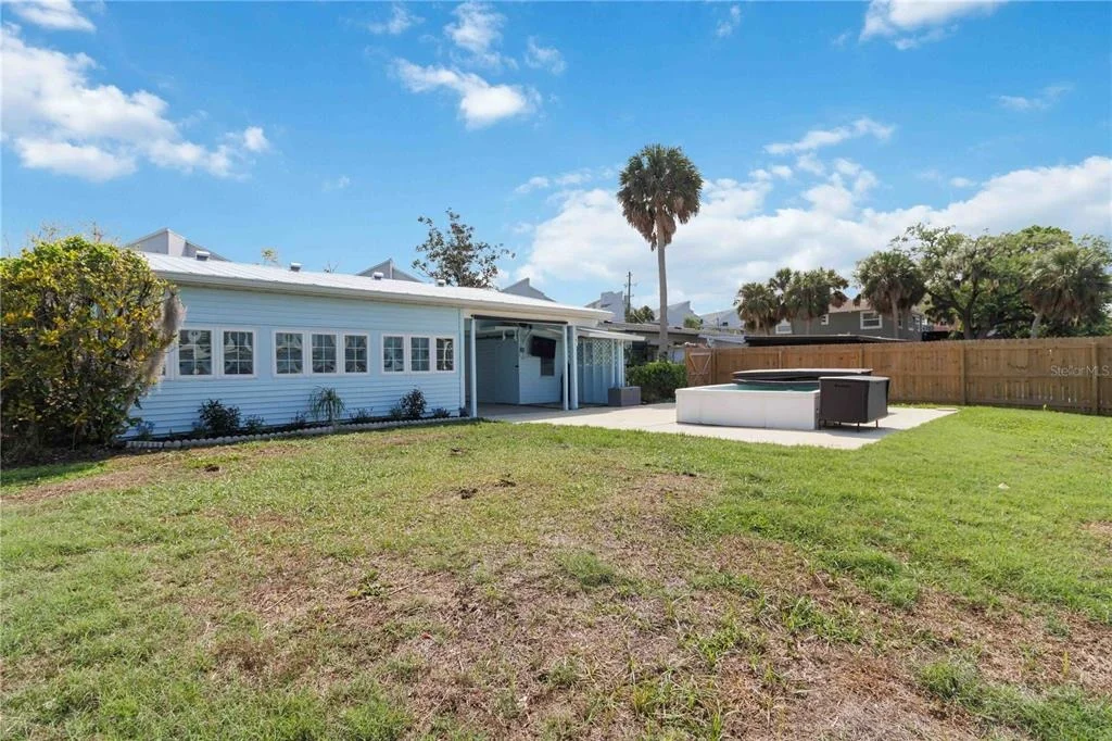 Photo of 607 MANATEE AVENUE
