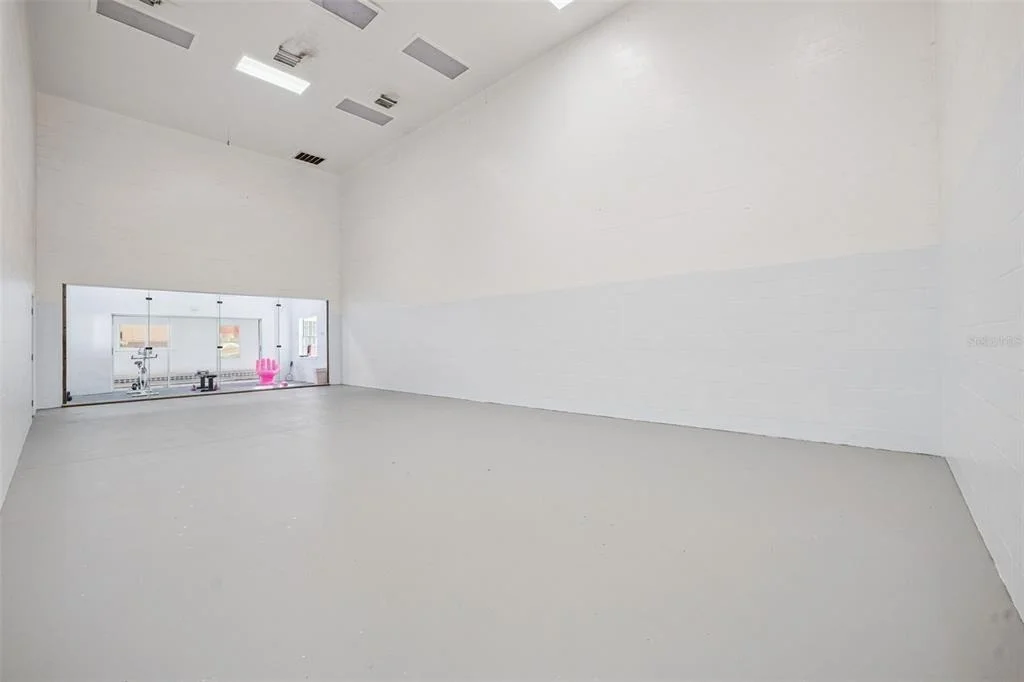 Photo of 21033 VIOLET ROAD