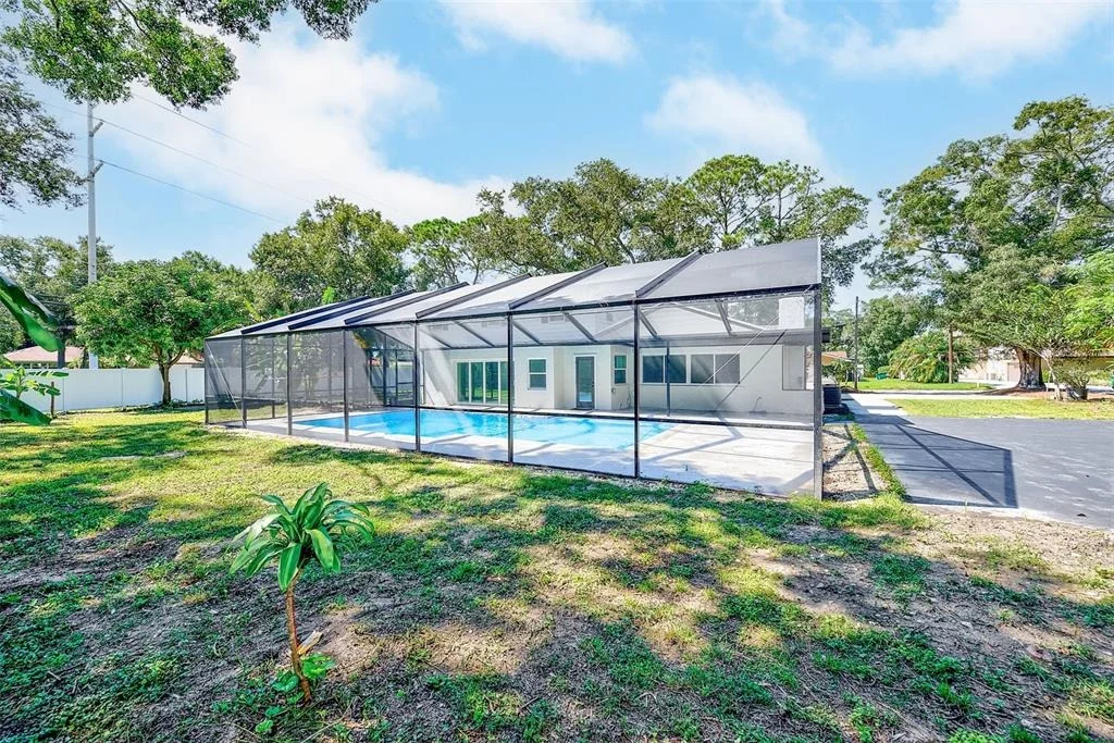 Photo of 1595 OAK LANE