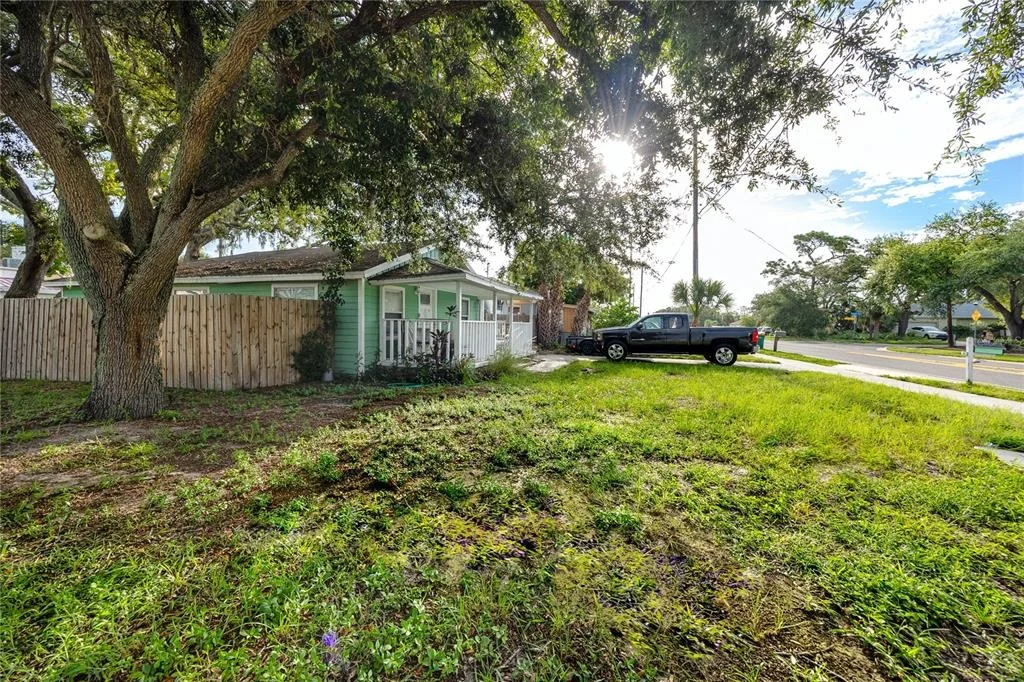 Photo of 1250 LAKEVIEW ROAD