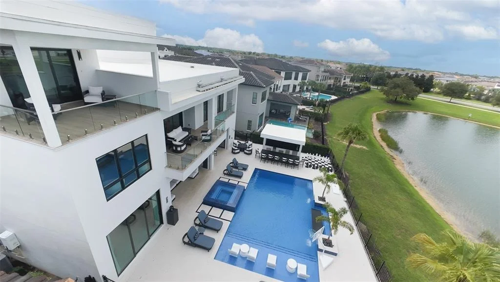 Photo of 900 GOLDEN BEAR DRIVE