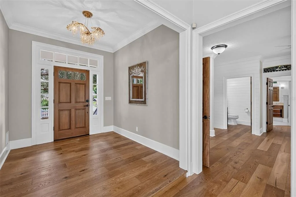 Photo of 580 W 10TH AVENUE