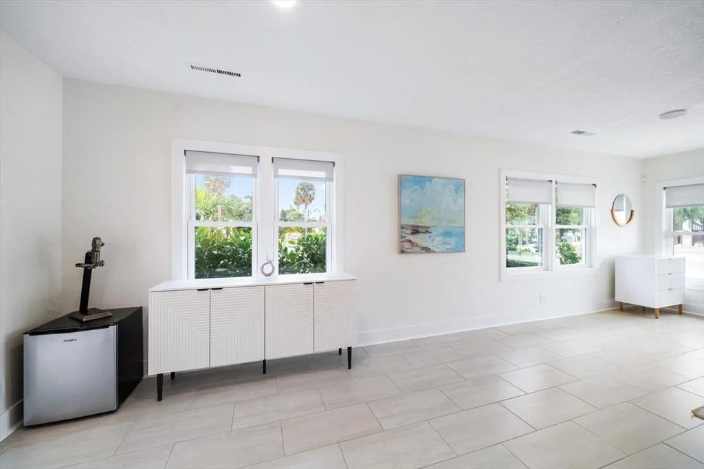 Photo of 1018 BAY ESPLANADE