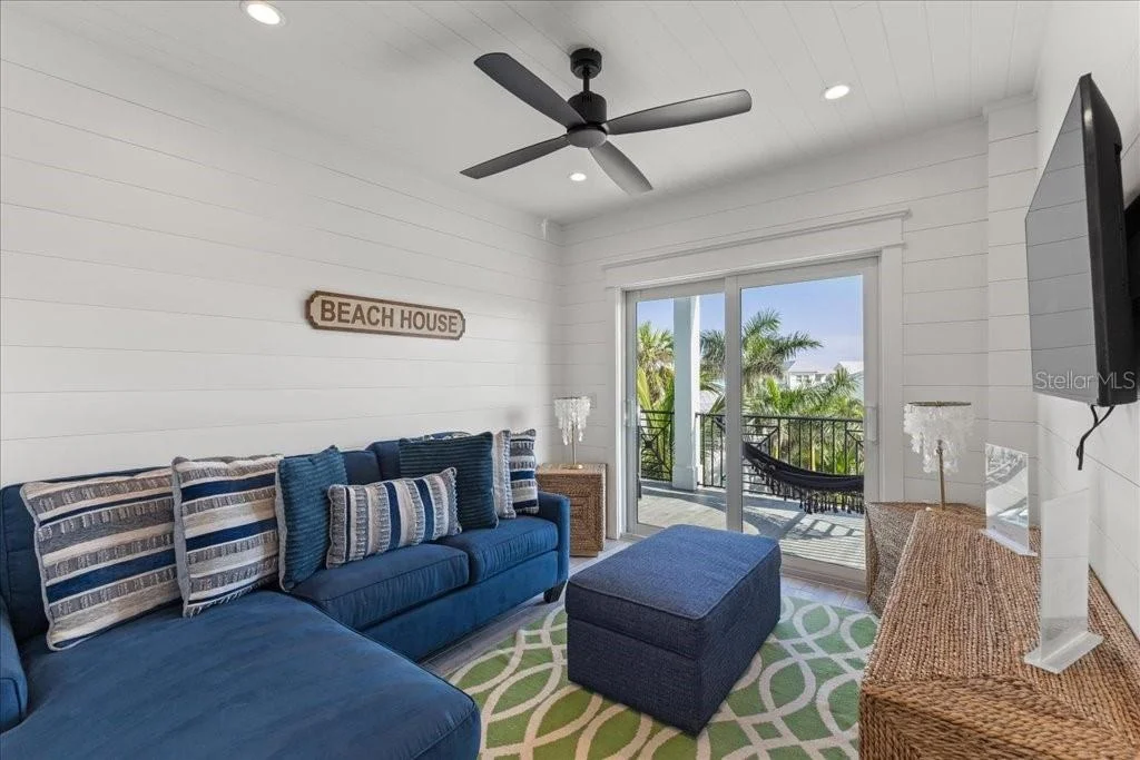 Photo of 239 S HARBOR DRIVE