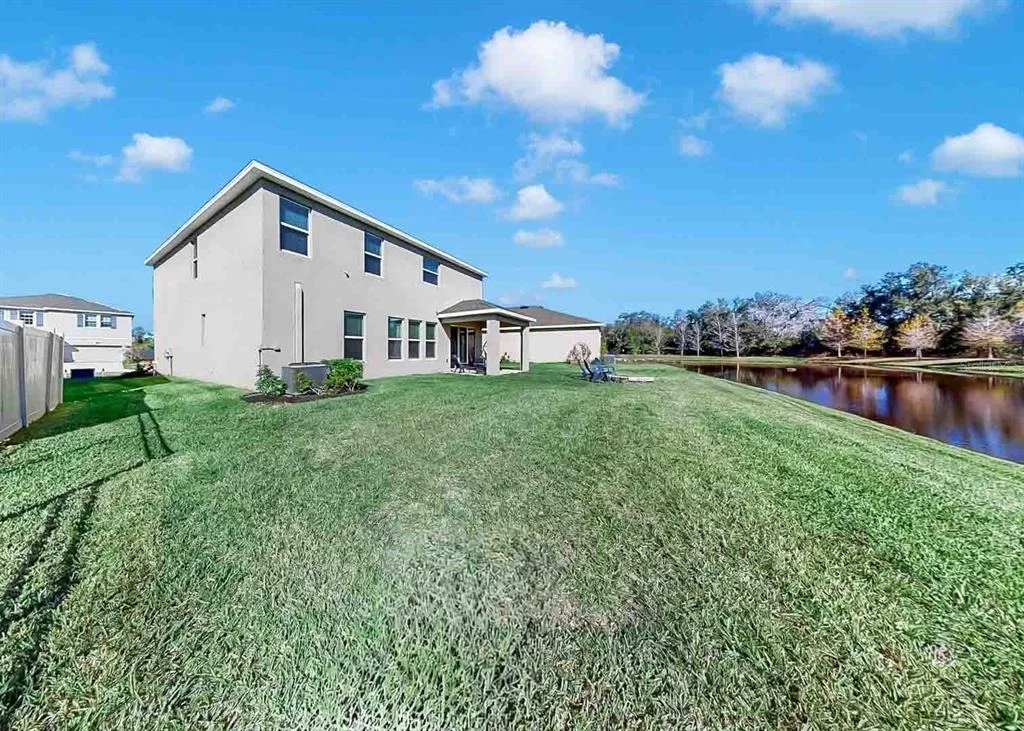 Photo of 16454 WOODSIDE GLEN