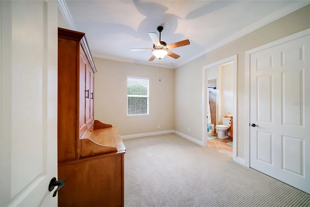 Photo of 921 RIVERSCAPE STREET
