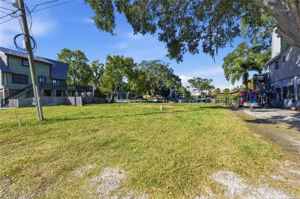 Photo of 00 CIRCLE DRIVE