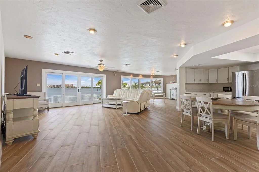 Photo of 290 BAYSIDE DRIVE
