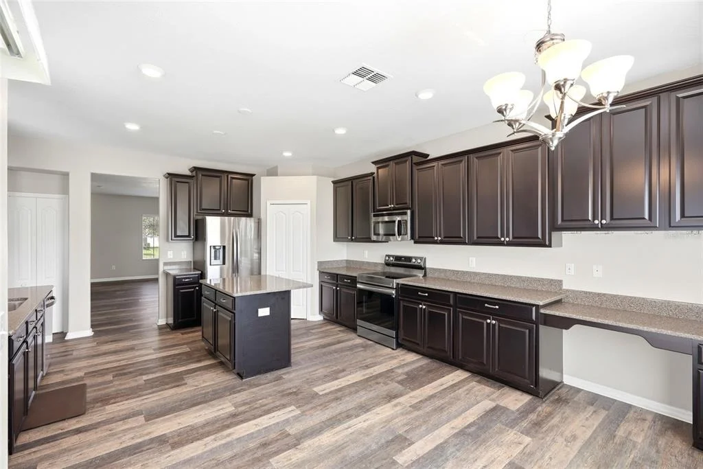 Photo of 909 MEADOW GLADE DRIVE