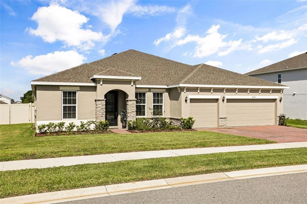 Photo of 4924 GOLDEN ZENITH WAY