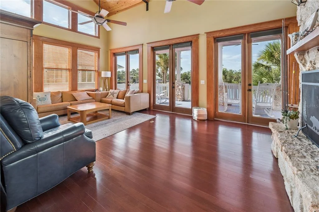 Photo of 1410 SE MAGNOLIA DRIVE
