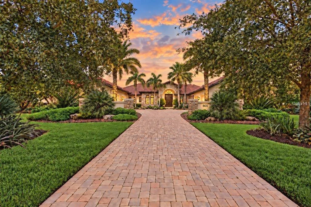 Photo of 8435 LINDRICK LANE