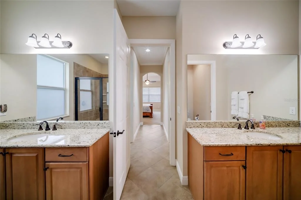 Photo of 921 RIVERSCAPE STREET