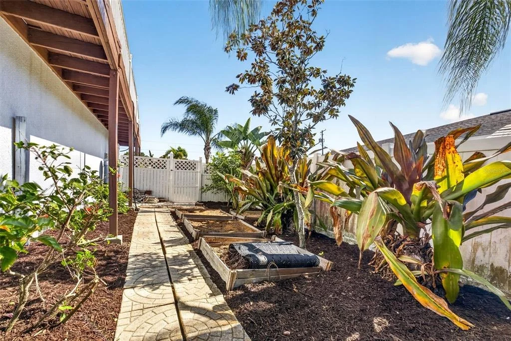 Photo of 821 BLUE HERON BOULEVARD