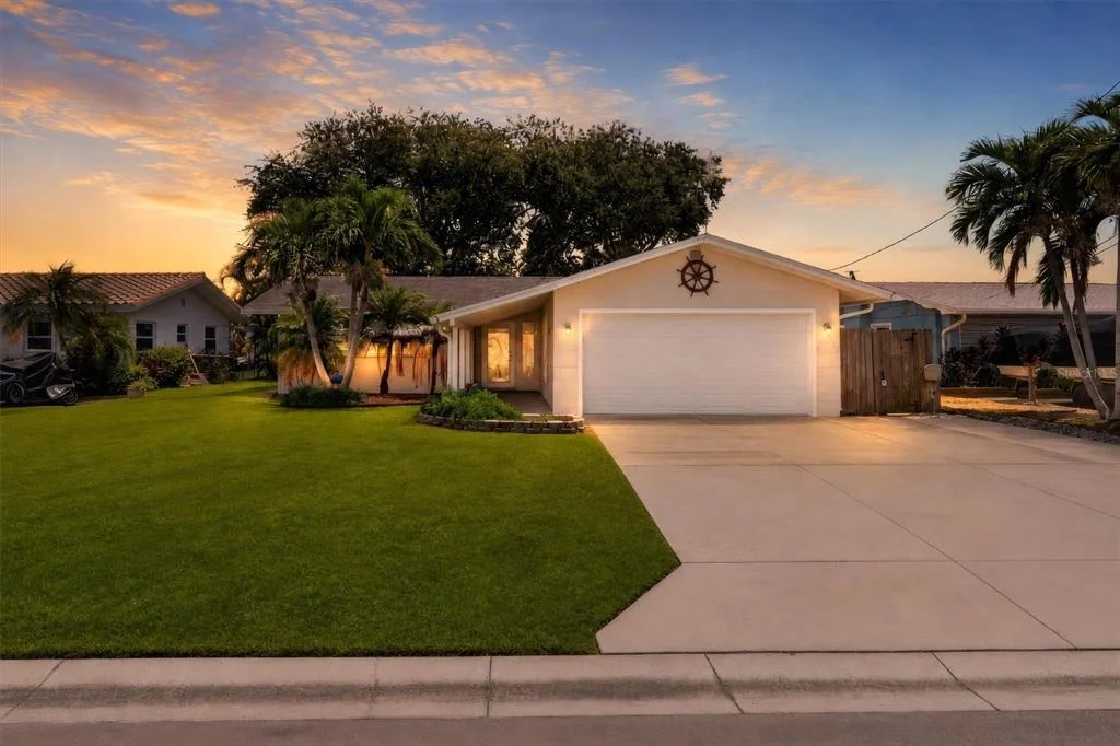 Photo of 541 LILLIAN DRIVE