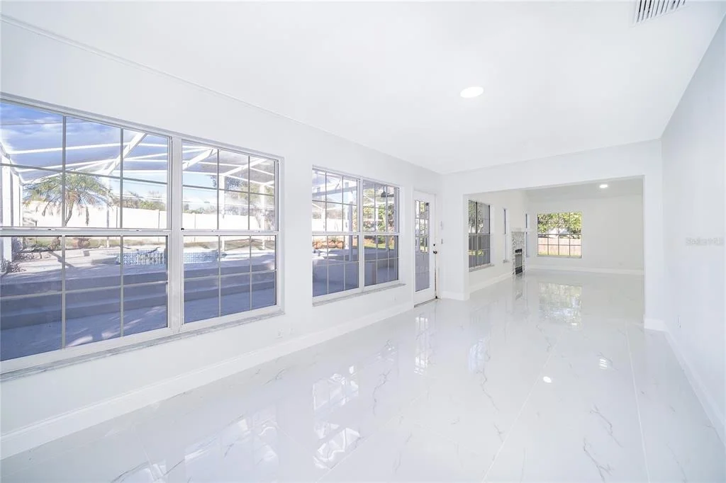 Photo of 1250 GLENMORE DRIVE