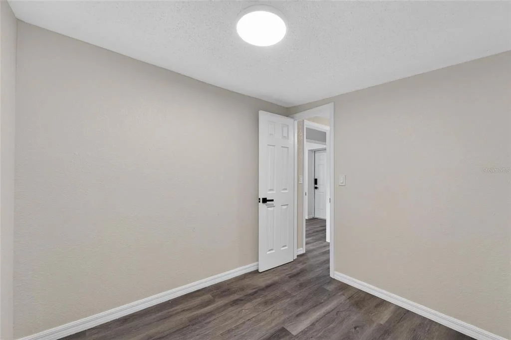 Photo of 8809 DYER ROAD