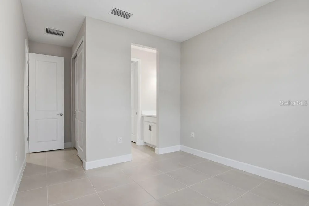 Photo of 664 JUNONIA BOULEVARD