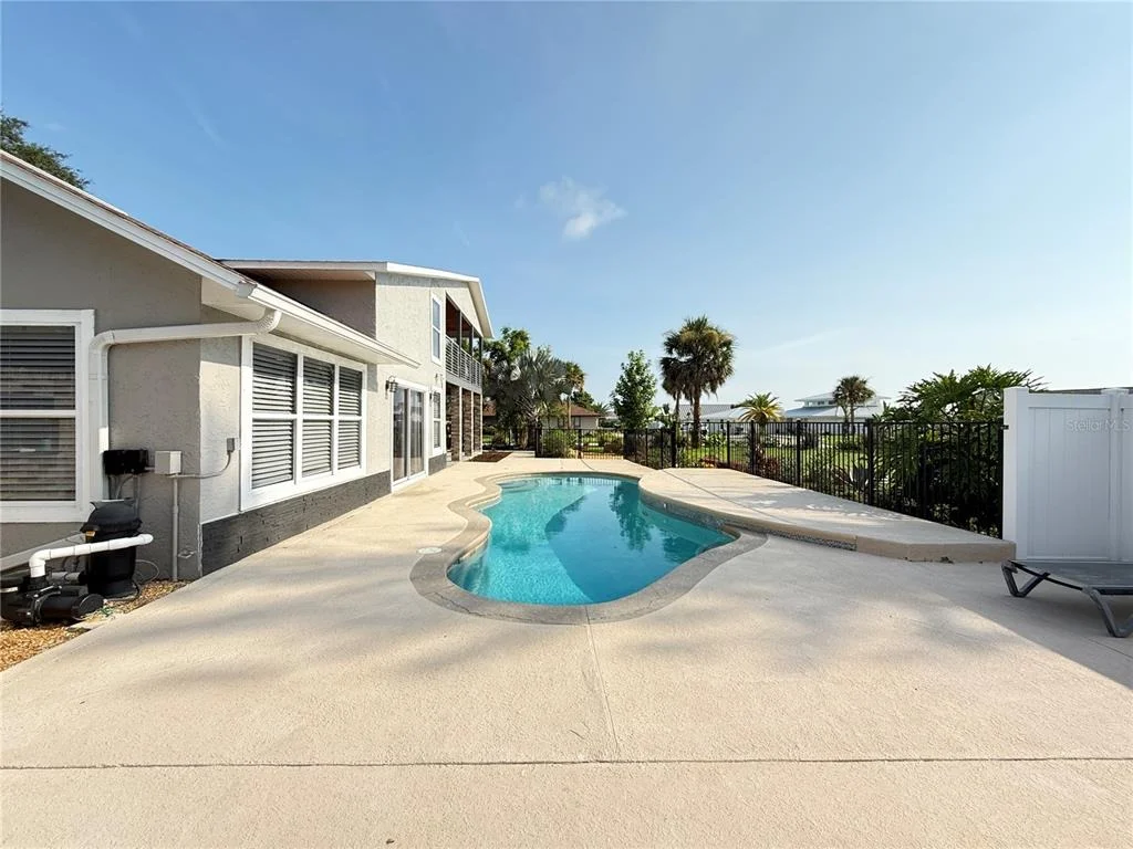 Photo of 1 HARRIS CIRCLE