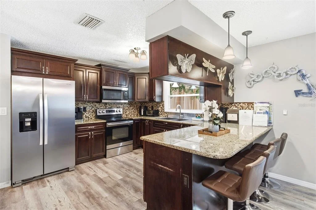 Photo of 2460 BEACON GROVES BOULEVARD