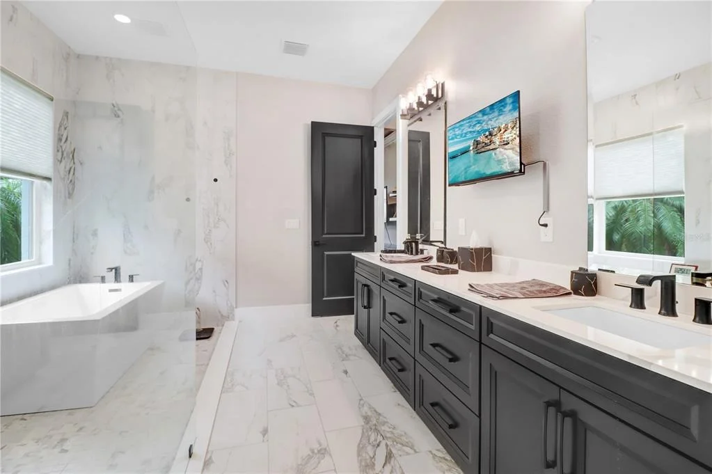 Photo of 6104 LAGOMAR LANE