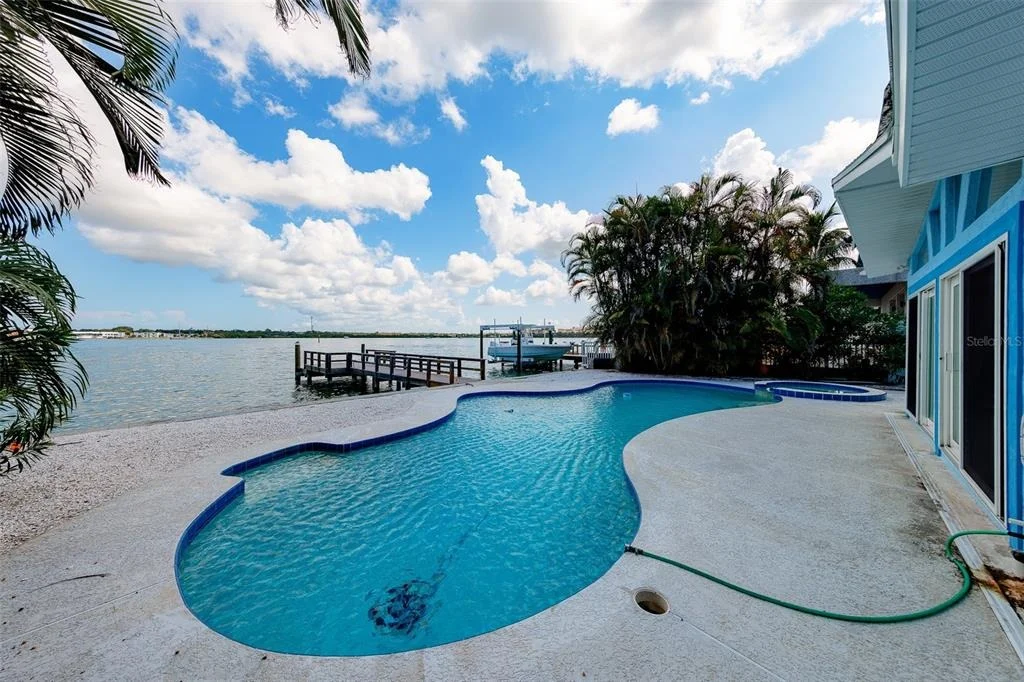 Photo of 814 BAY POINT DRIVE