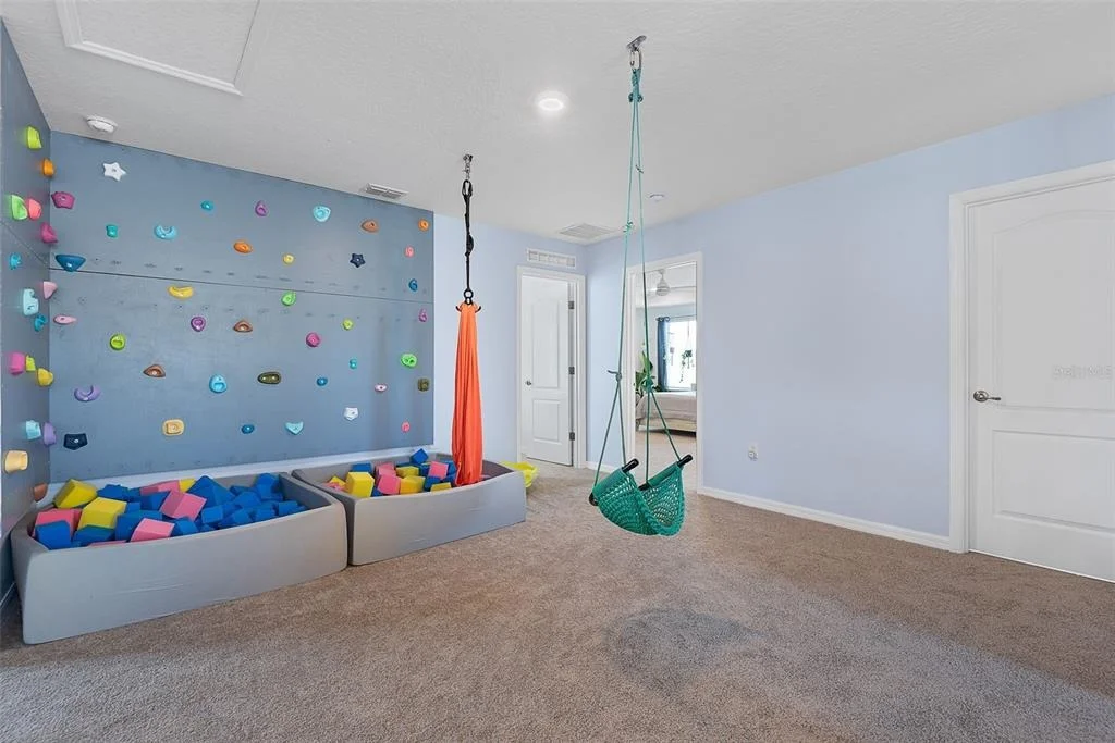 Photo of 123 OAKLEAF WAY