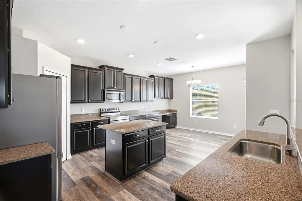 Photo of 909 MEADOW GLADE DRIVE