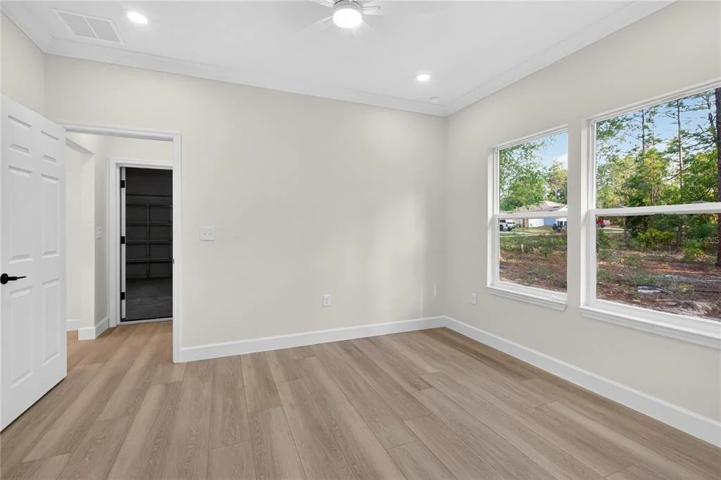 Photo of 661 NE 150TH COURT