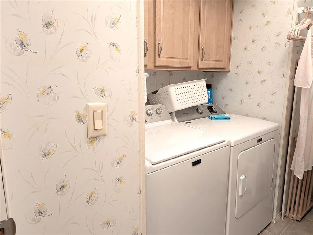 Photo of 34709 LAKE DRIVE N