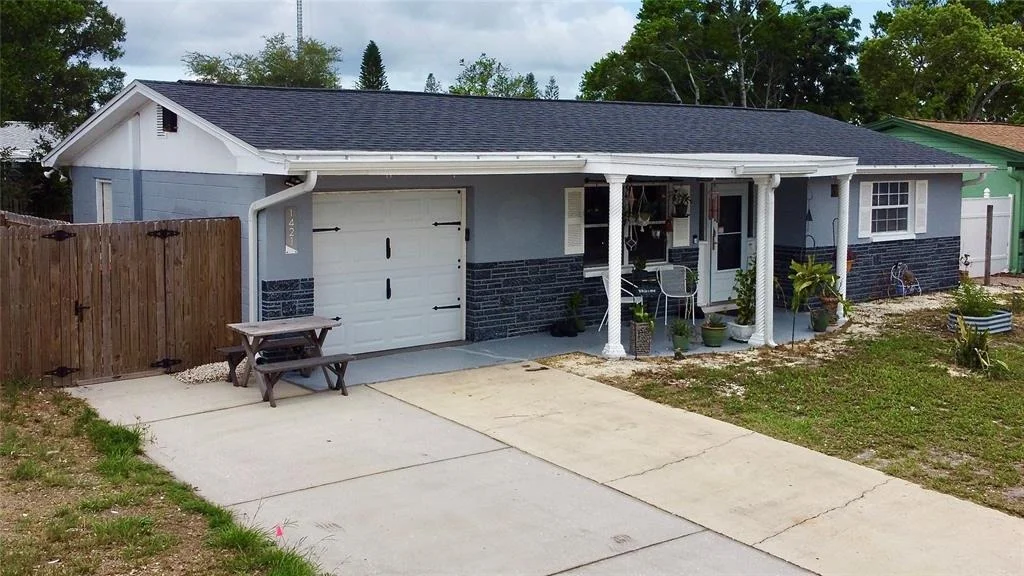 Photo of 1421 WICKHAM LANE