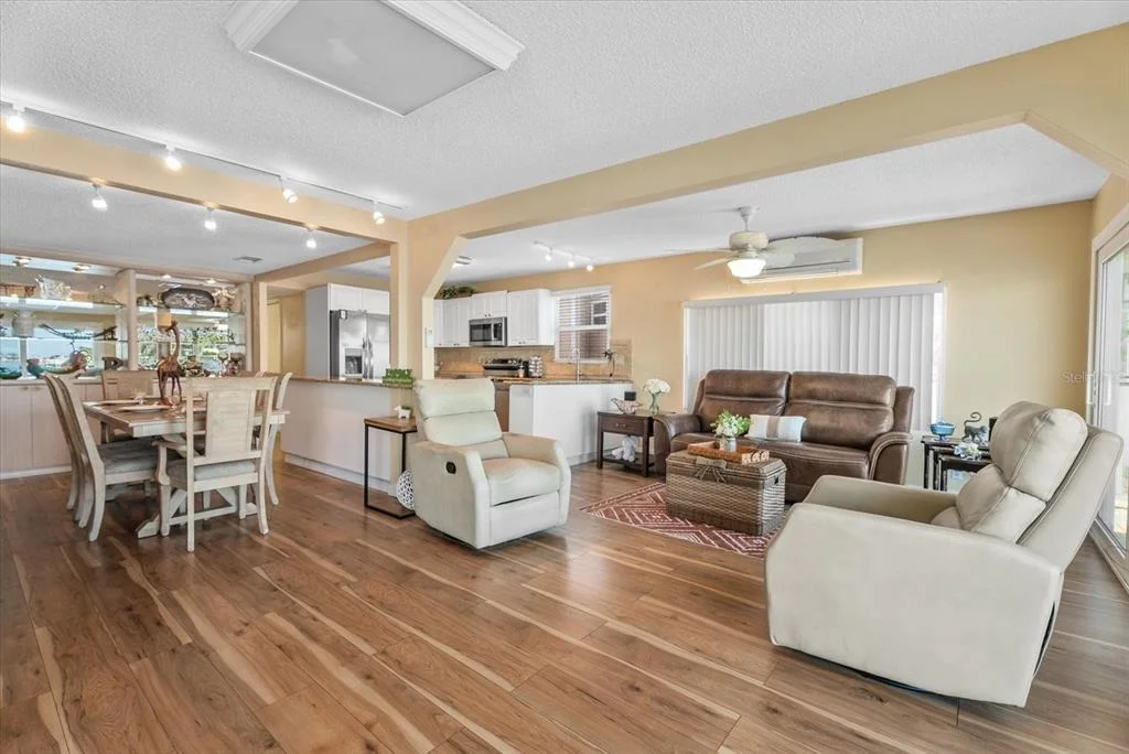 Photo of 33 N STARBOARD DRIVE