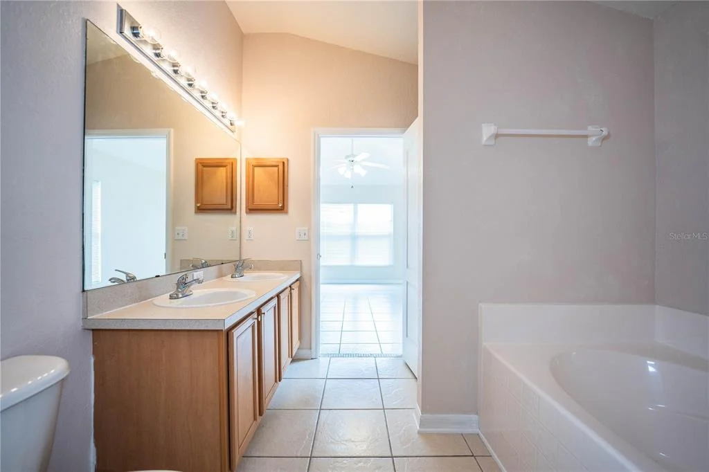 Photo of 6852 SHADOWCAST LANE