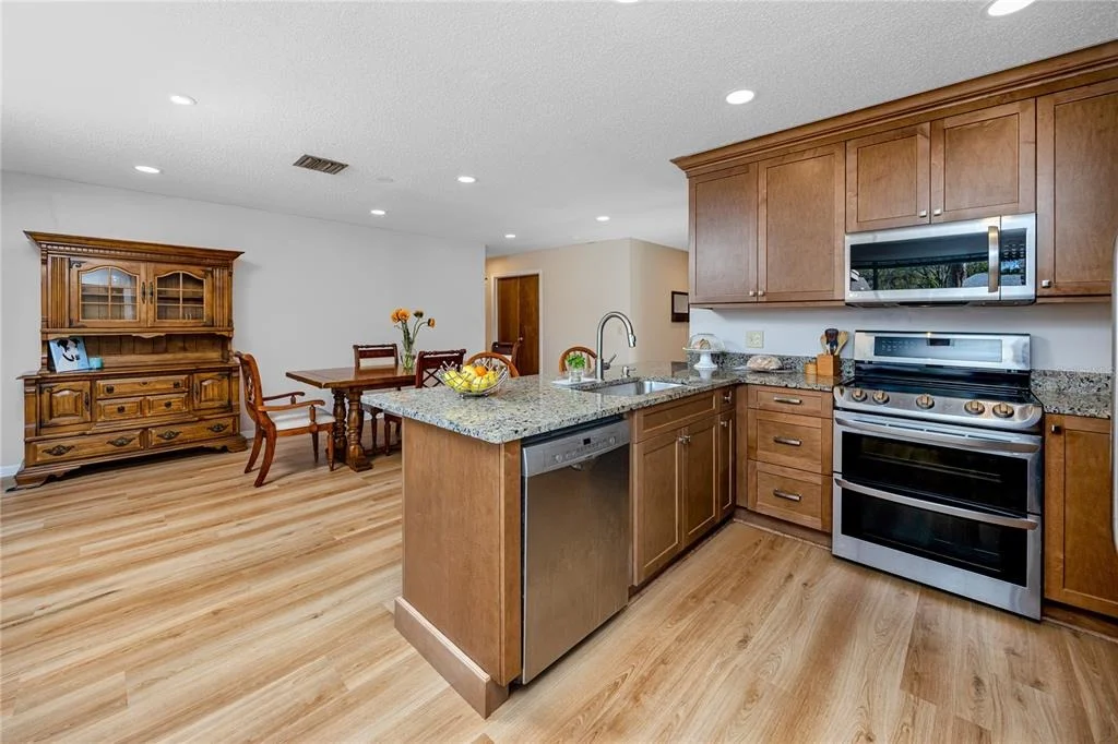 Photo of 14012 CASCADE LANE