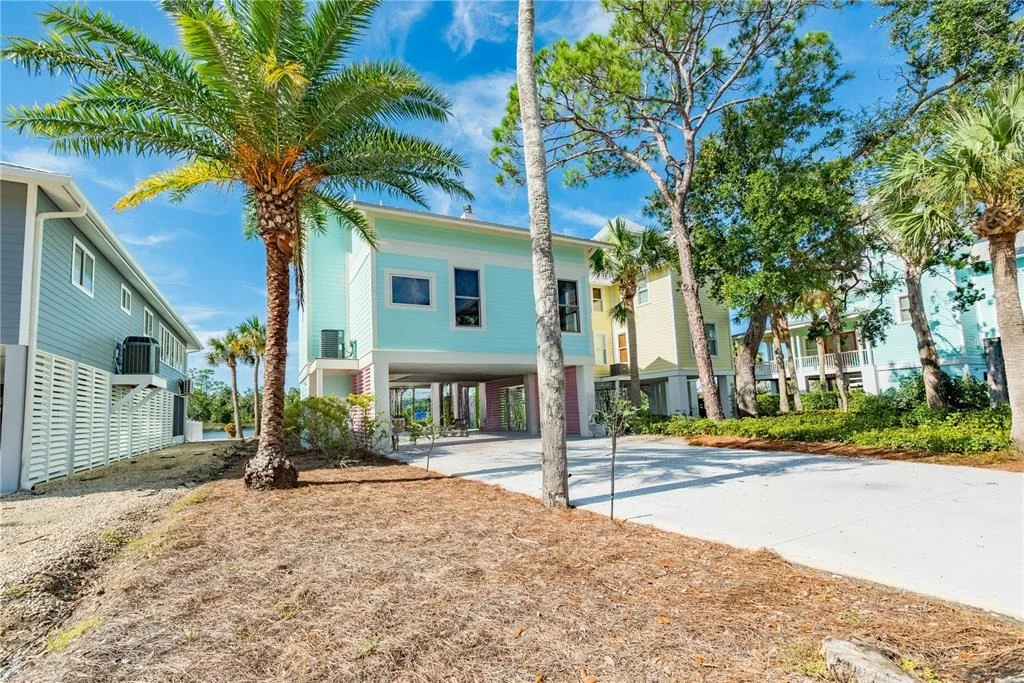 Photo of 1410 SE MAGNOLIA DRIVE