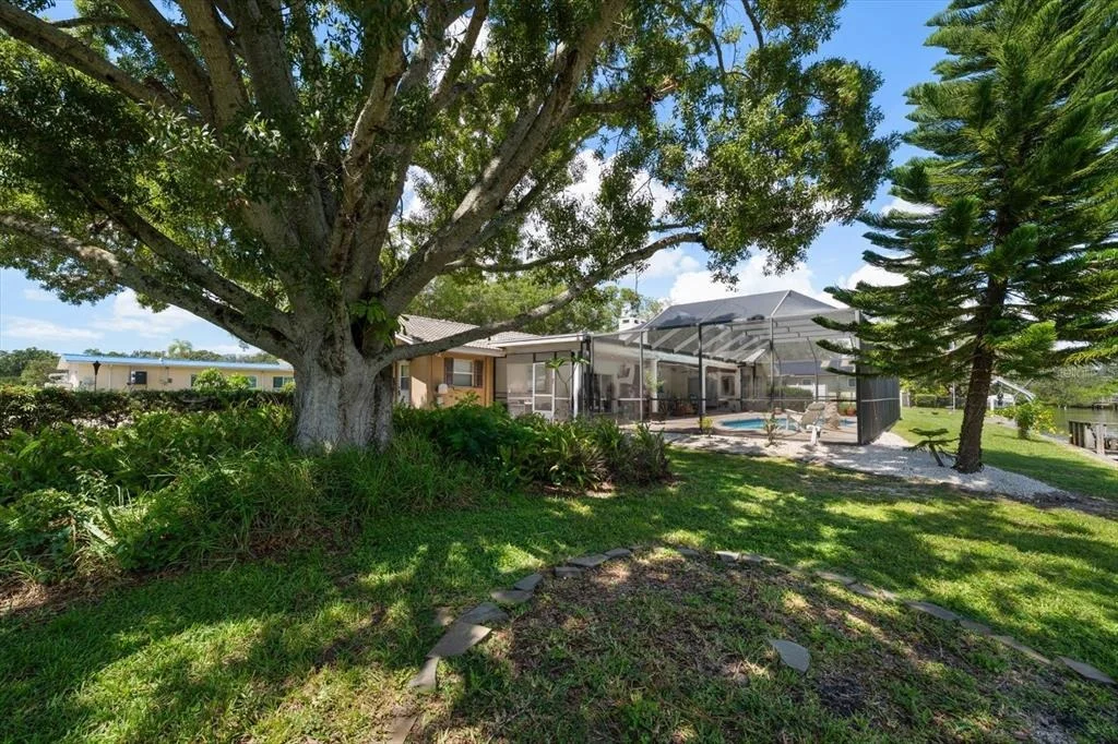 Photo of 1641 SHERBROOK ROAD
