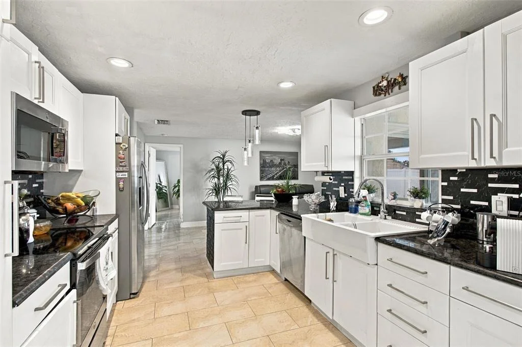 Photo of 1325 OAKCREST DRIVE