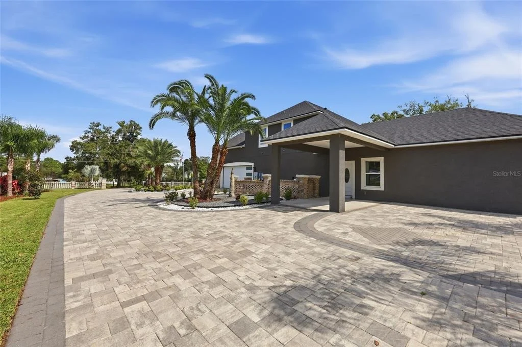 Photo of 416 W SOCRUM LOOP ROAD