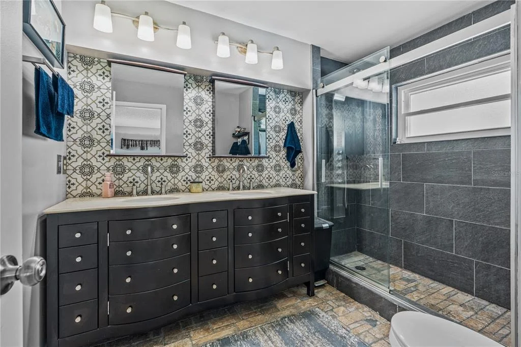 Photo of 460 CHAMPAGNE CIRCLE