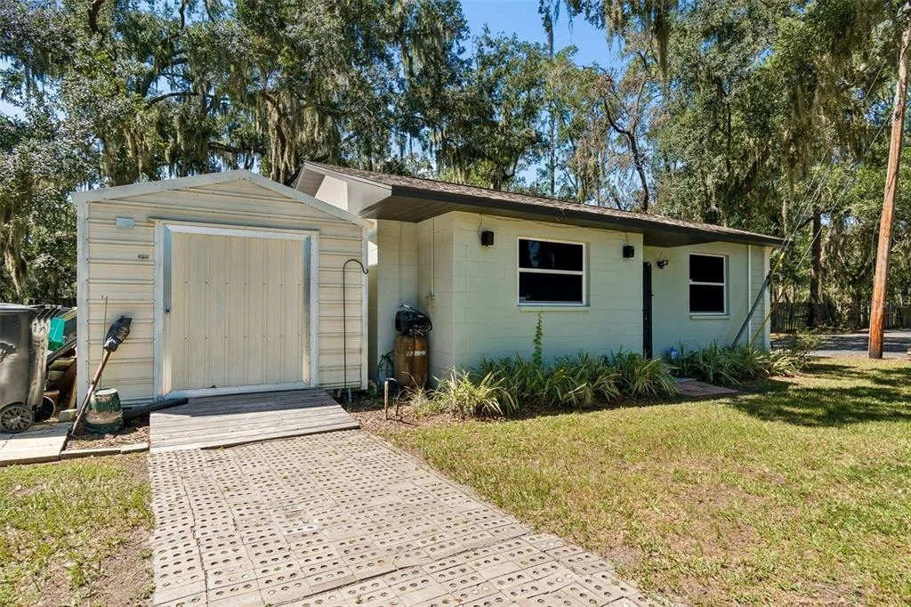 Photo of 2321 WOOTEN ROAD
