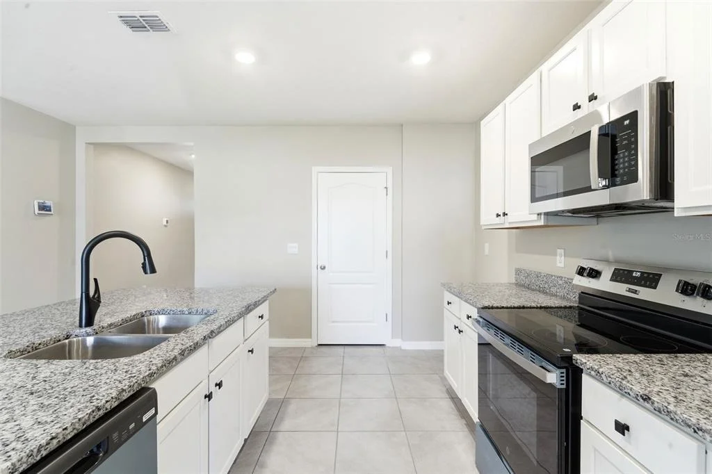 Photo of 895 LAZIO CIRCLE