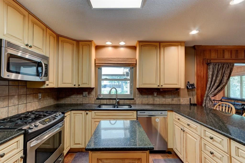 Photo of 1525 HARMONY AVENUE
