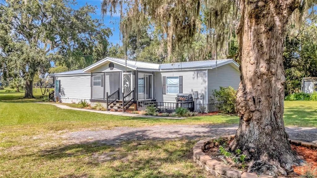 Photo of 44403 STATE ROAD 19